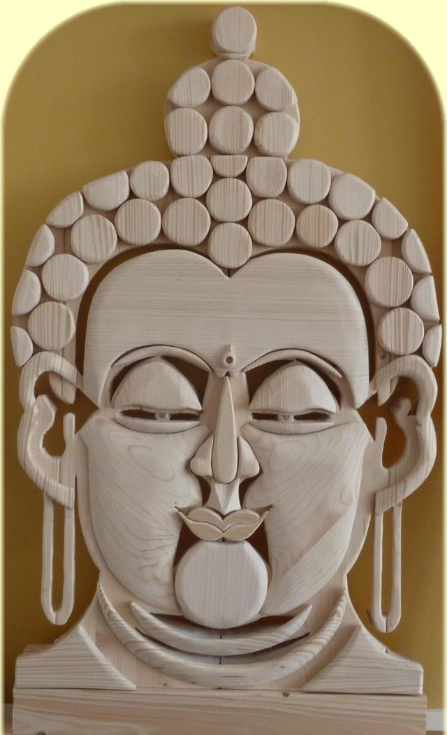 Buddhakopf im GDI Frankreich 2012, wood sculpture